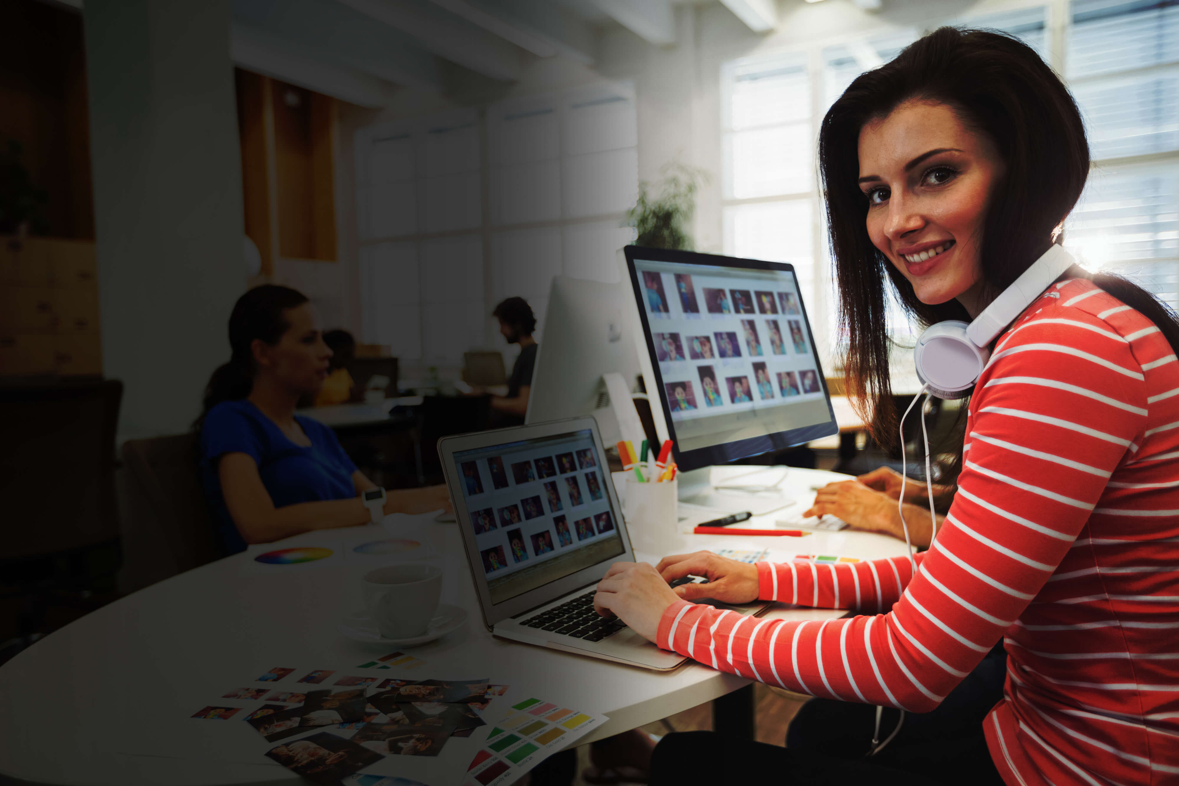 Modifique o visual de seu e-commerce utilizando
                            nossa exclusiva ferramenta de templates e ganhe
                            independência e agilidade para alterações
                            sazonais em datas comemorativas.