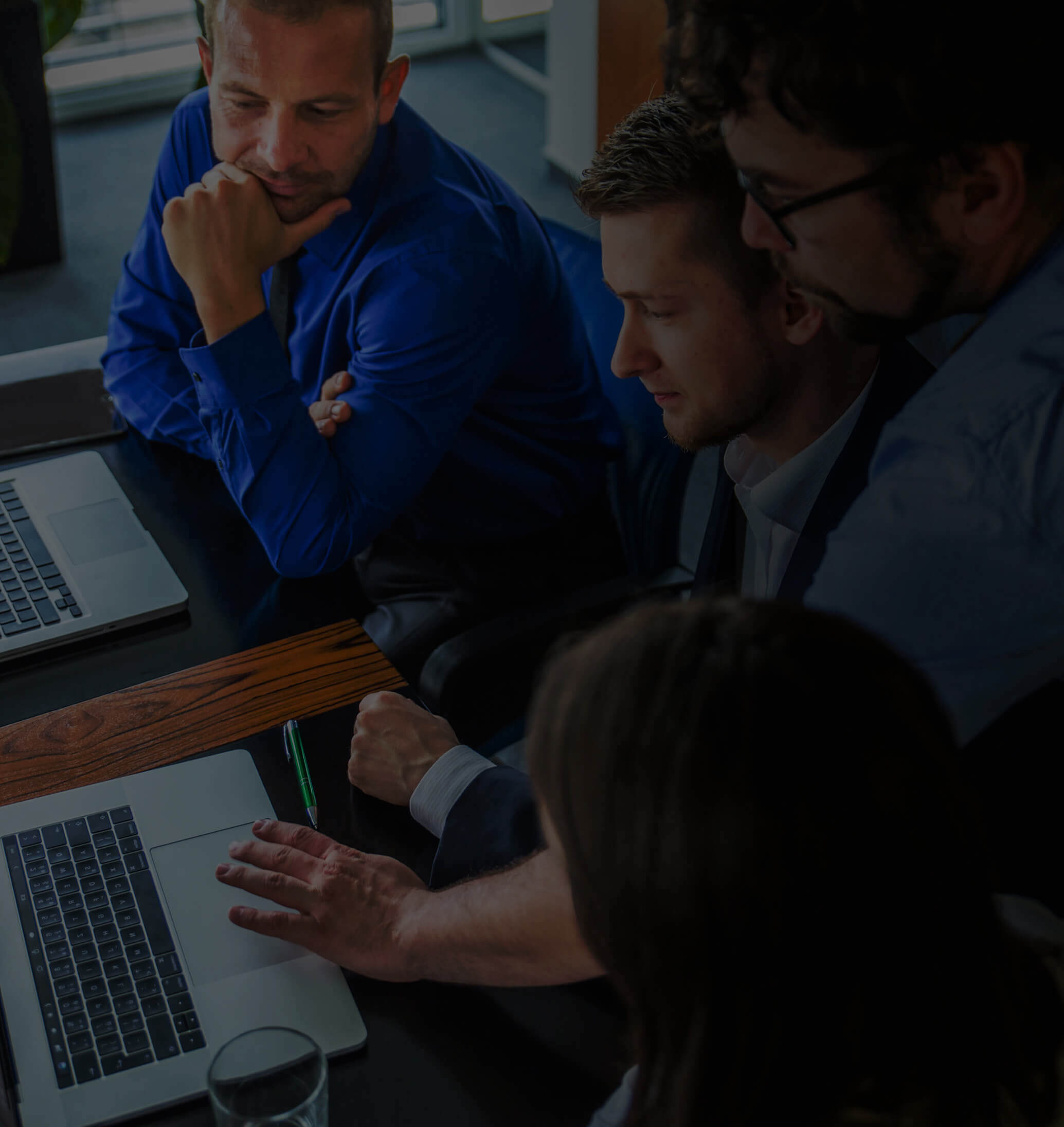 Empregamos soluções modernas, de acordo com
                                a agilidade que a sua empresa demanda
                                garantindo otimização de tempo e redução de
                                custos graças à nossa gestão avançada de
                                tecnologia.