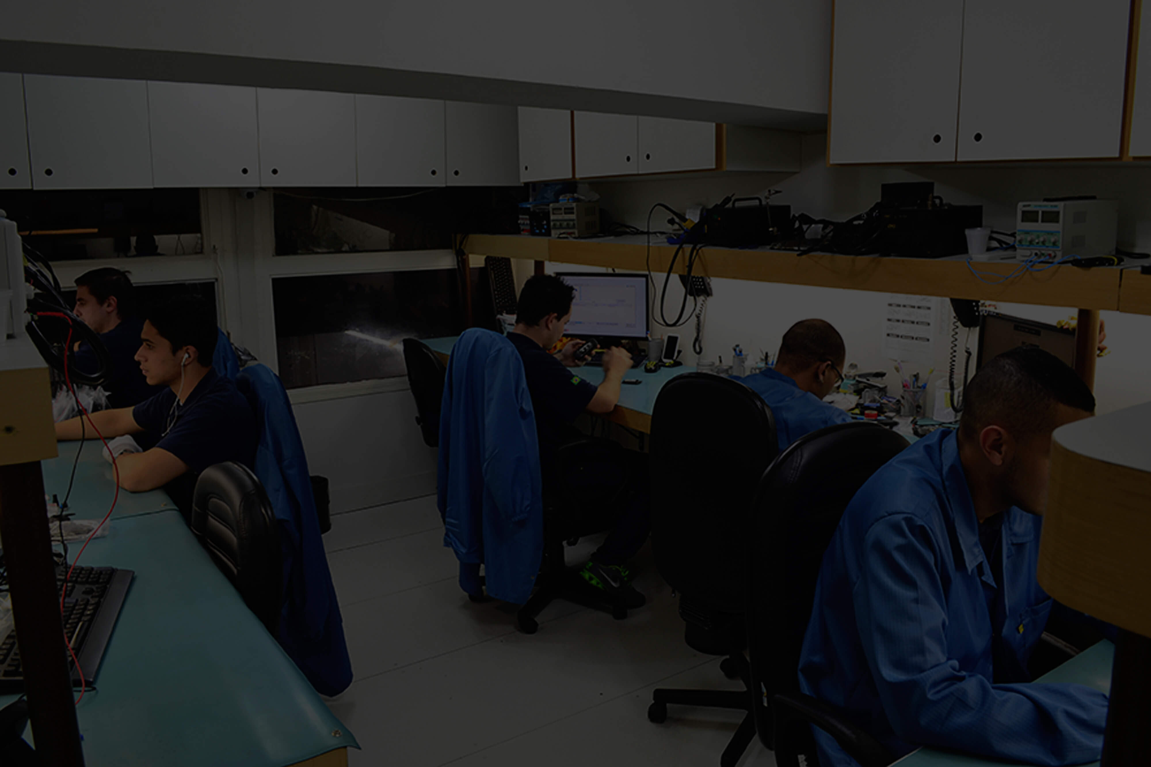 Controle a assistência técnica dos
                                    produtos em garantia, através de entradas,
                                    saídas e gerenciamento de prazos com
                                    clientes e fornecedores.