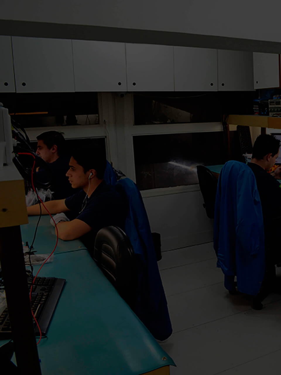 Controle a assistência técnica dos
                                    produtos em garantia, através de entradas,
                                    saídas e gerenciamento de prazos com
                                    clientes e fornecedores.